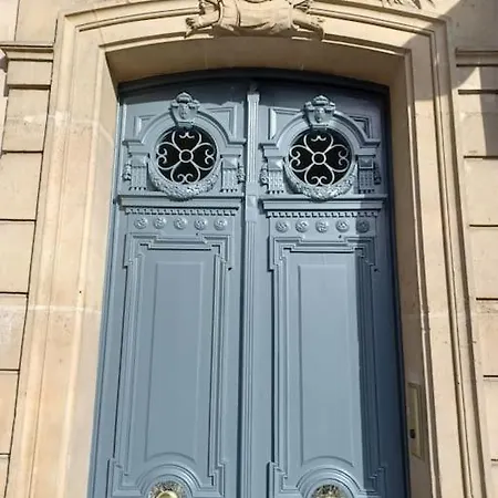 Coquet Nid Tout Equipe Vue Sur Pantheon Ascenseur Ac